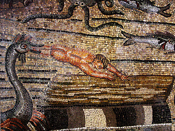 Giona viene sputato dal pesce sulla spiaggia-Basilica di Aquilea