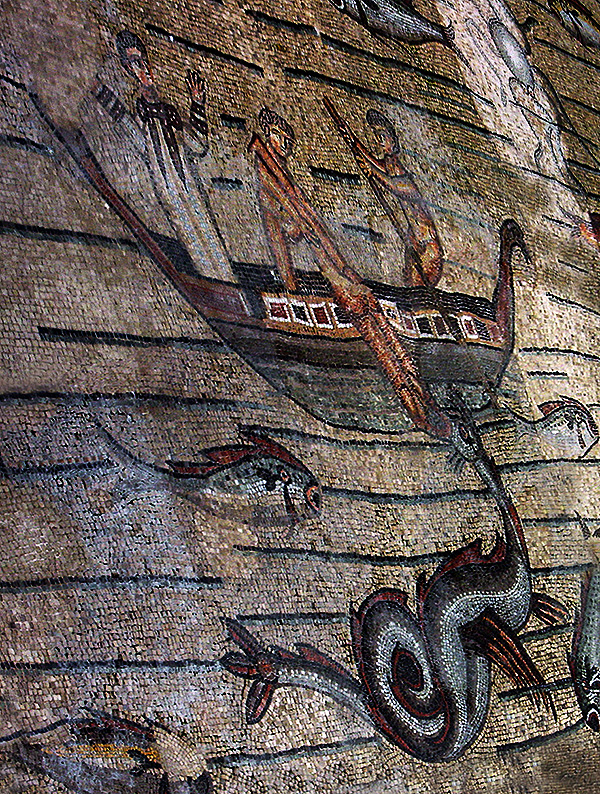 Giona buttato a mare viene ingoiato dal pesce-Basilica di Aquilea